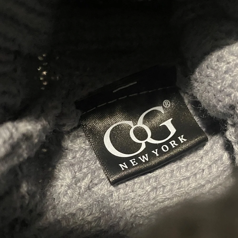 New Gray Pom-Pom Knit Beanie
